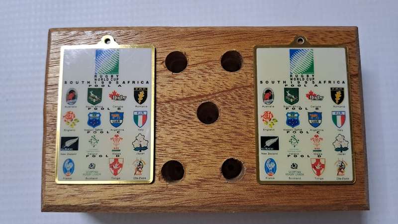 South Africa Rugby 1995 World Cup 5 Pens + 2 Keyrings Wooden Block