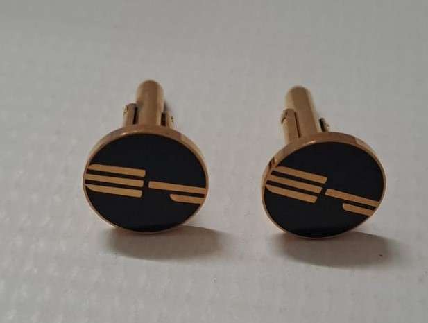 Cufflinks - Price Waterhouse Meyernel Gold color.