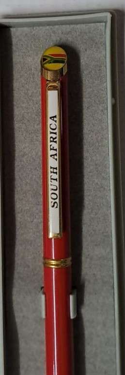 South African Pens 1 x Collectable South Africa Pen. No Ink. + display box (metal/red)