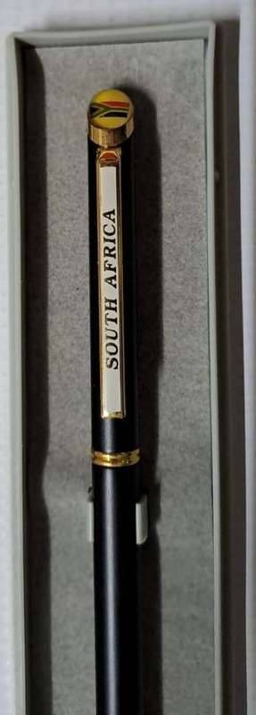 South African Pens 1 x Collectable South Africa Pen. No Ink. + display box(metal/black)