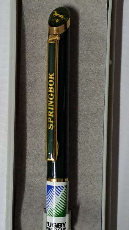 South African Pens 1 x Collectable Springbok 1995 WC Strip Pen. No Ink. + display box (metal/green)