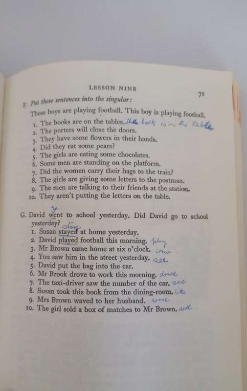 Book - English for Foreign Students Book 1 - E. Frank Candlin