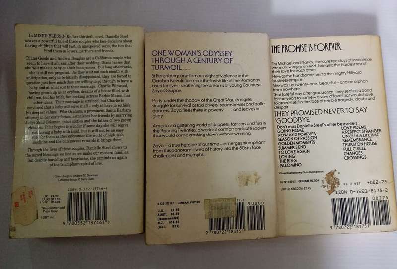 Book - Danielle Steel x 3 Book one bit. The Promise, Mix Blessings, Zoya