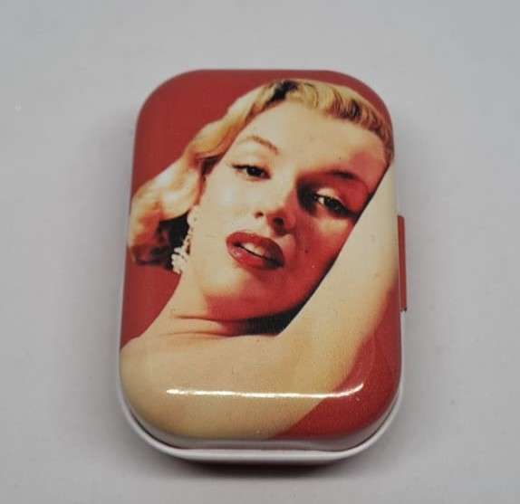 Marilyn Monroe Collectible Small Storage Tin (Red) (57mm x 40mm height 23mm).