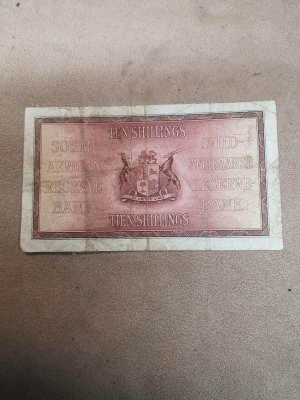 UNION OF SOUTH AFRICA - 10 SHILLINGS J POSTMUS 1940 E/46