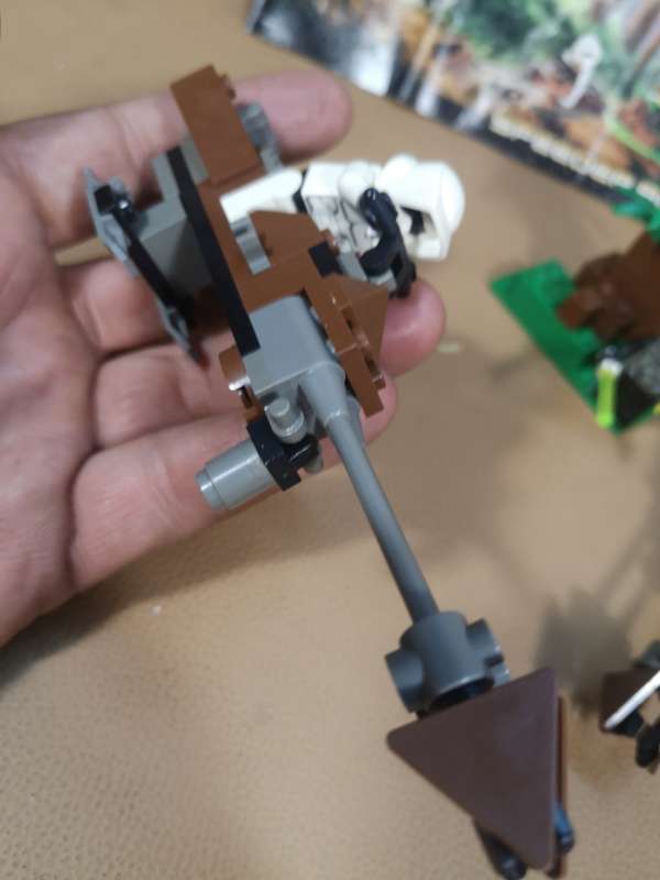 LEGO 7128 STAR WARS Speeder Bikes Complete with Manual and Figurines