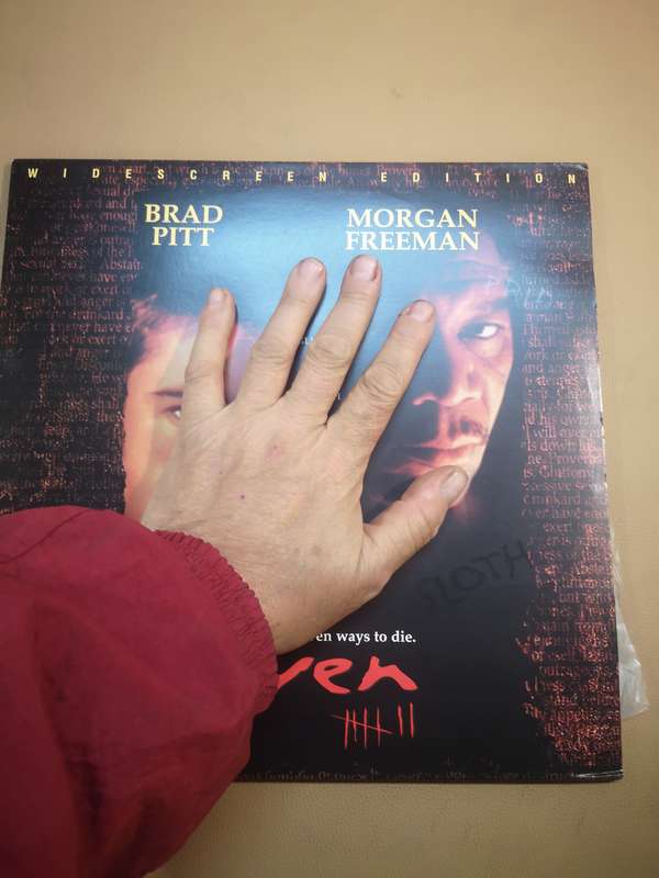 Seven. Brad Pitt. Morgan Freeman. 1996 laserDisc