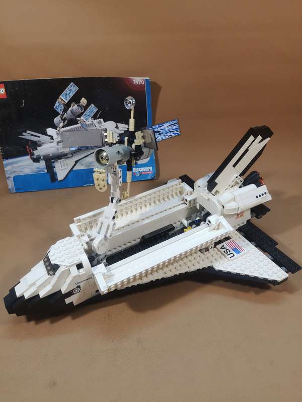 LEGO Sets Very Very Large LEGO 7470 Space Shuttle Discovery with Hubble Space Telescope 400mm was sold for 2 478.00 on 28 Aug at 22 31 by Ockerts Attic in Pretoria Tshwane ID 624130157