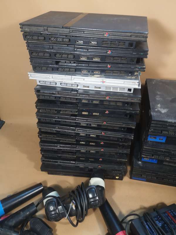 PLAY STATION 2 Bundle for Spares or Repairs