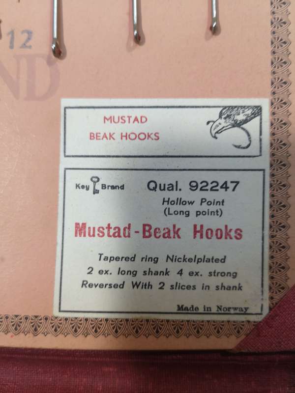 RARE!! VINTAGE MUSTAD & SON KEY BRAND FISH HOOKS SALESMANS SAMPLE BOOK 1900 OSLO NORWAY