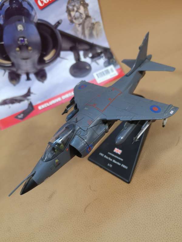 Fighter Aircraft Collection #4 Die Cast 'Harrier Jump Jet' Plus Magazine