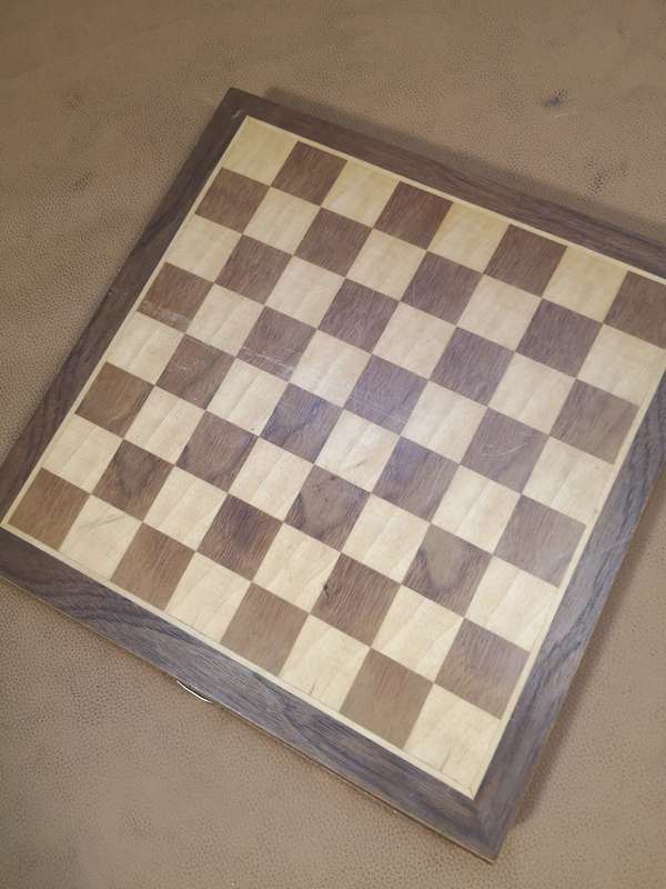 Magnificent Walnut Magnetized Chess Set With Staunton Wood Chessmen