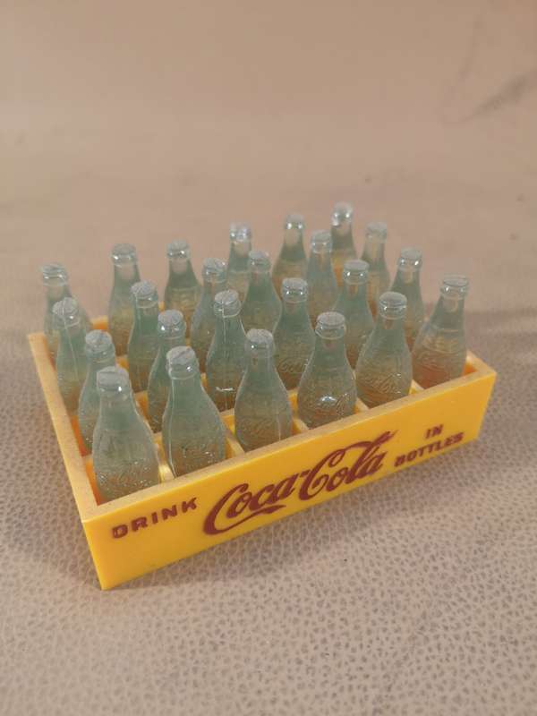 SMITH MILLER SMITTY TOYS COCA COLA TRAY WITH BOTTLES