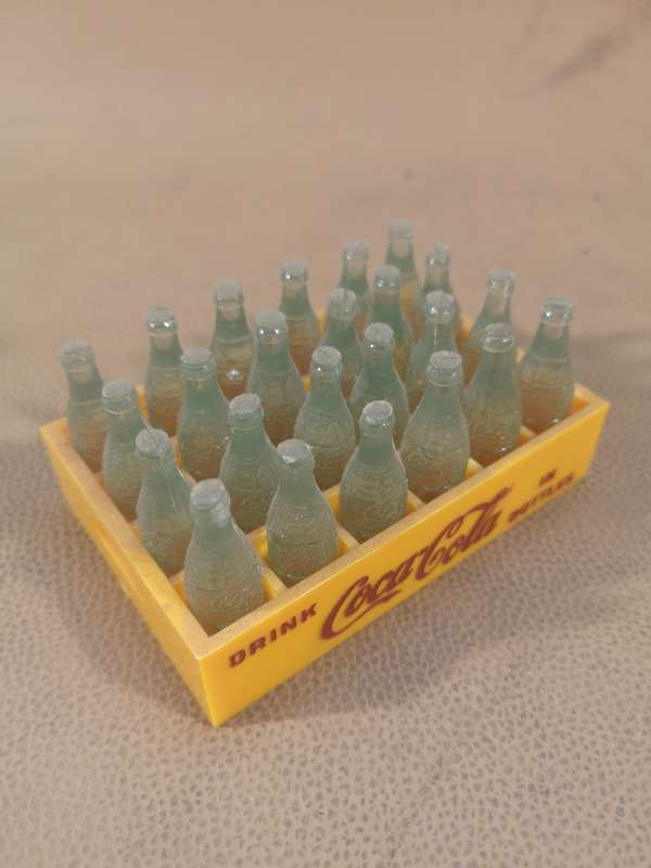 SMITH MILLER SMITTY TOYS COCA COLA TRAY WITH BOTTLES
