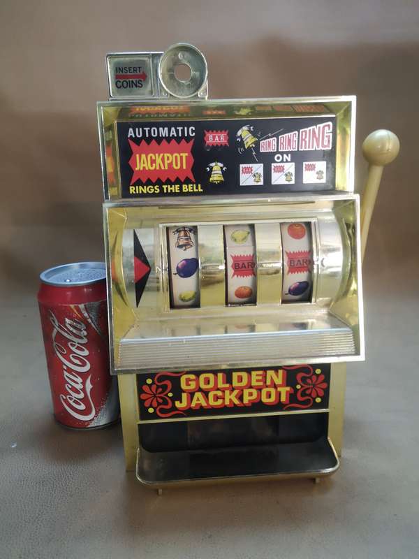 WACO GOLDEN JACKPOT ONE ARM BANDIT - WORKING CONDITION