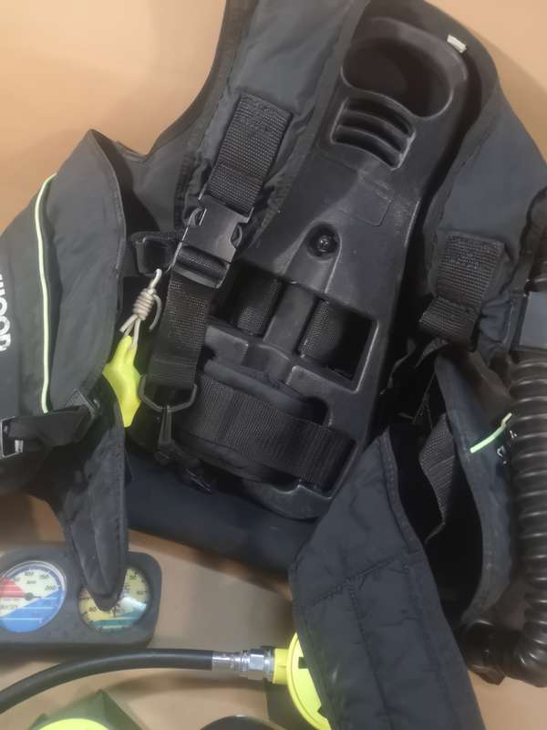 Sherwood Silhouette bcd Size S and Scuba Gear Bundle