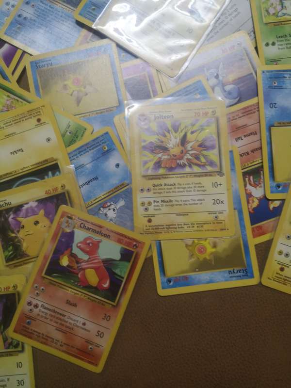 Absolutely Massive Bundle of 100% Original Pokemon Cards +/- 500 Cards