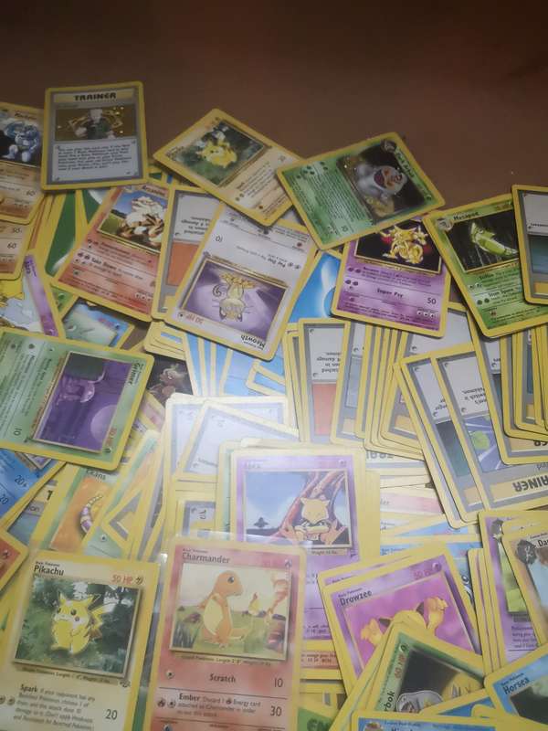 Absolutely Massive Bundle of 100% Original Pokemon Cards +/- 500 Cards