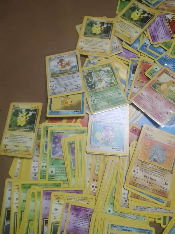 Absolutely Massive Bundle of 100% Original Pokemon Cards +/- 500 Cards