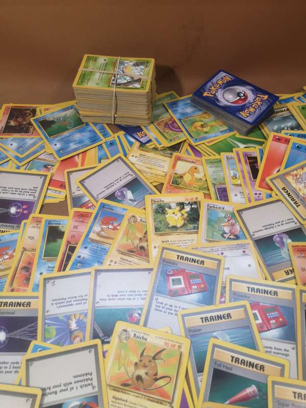 Absolutely Massive Bundle of 100% Original Pokemon Cards +/- 500 Cards