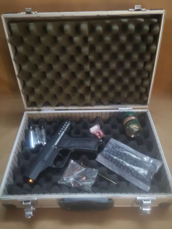 Complete Self Defence Errazer Kingman Gas Pistol, Pepper & Solid Bullet Combo