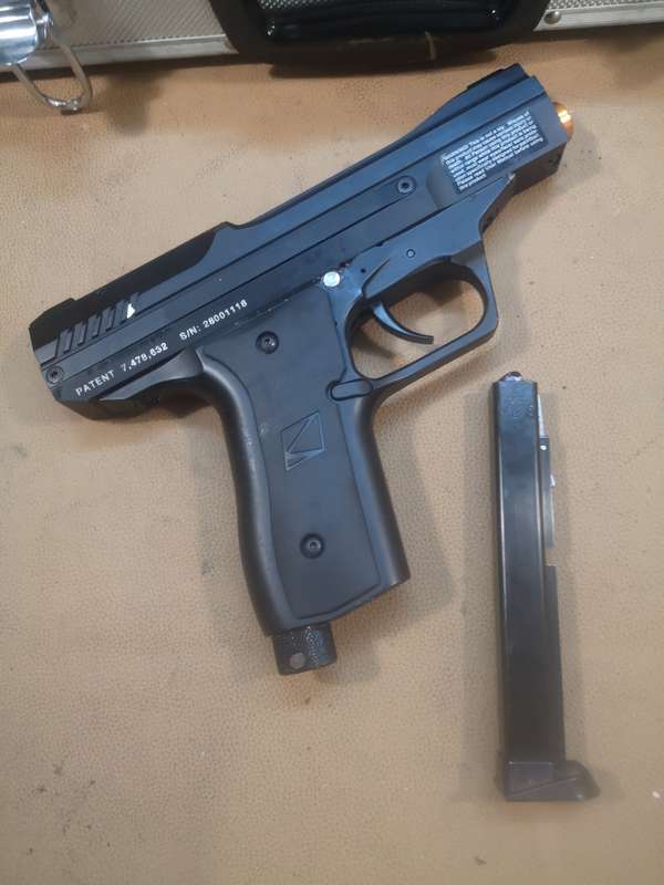Complete Self Defence Errazer Kingman Gas Pistol, Pepper & Solid Bullet Combo