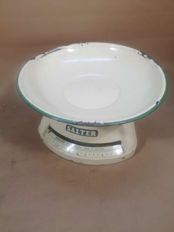 Antique Enamel Salter No.54 Kitchen Scale - Good Working Condition