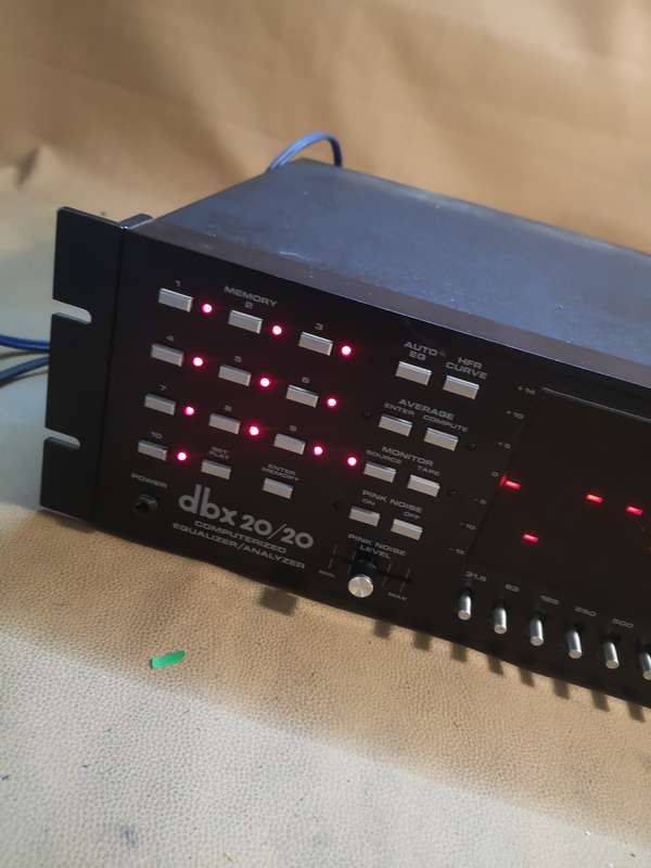 dbx 20/20 Computerized EQUALIZER ANALYZER 117V with Rack Mount Ear From Japan