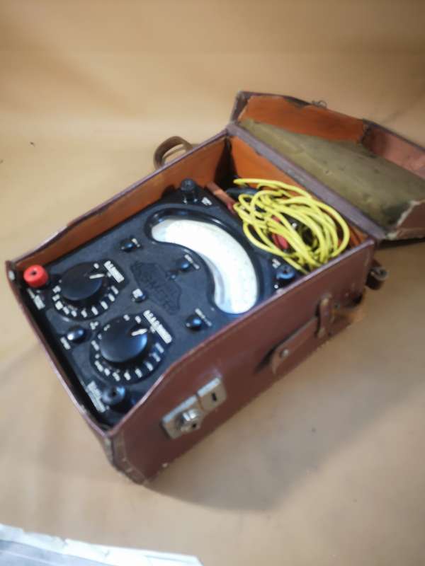 Vintage Avometer 8 Universal Multimeter + Original Case - Working Condition