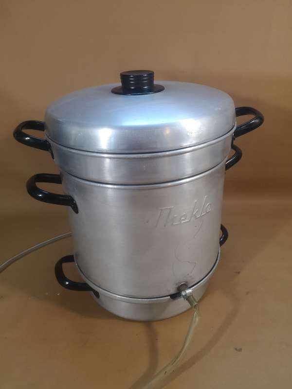 Gigantic Vintage Thekla Vegetable Juice Steam Pot (good condition)
