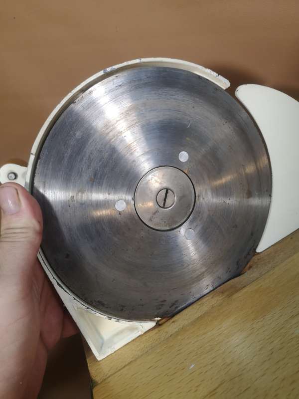 STUNNING VINTAGE ENAMEL BREAD SLICER MARKED DE VE MADE IN HOLLAND - NO RUST