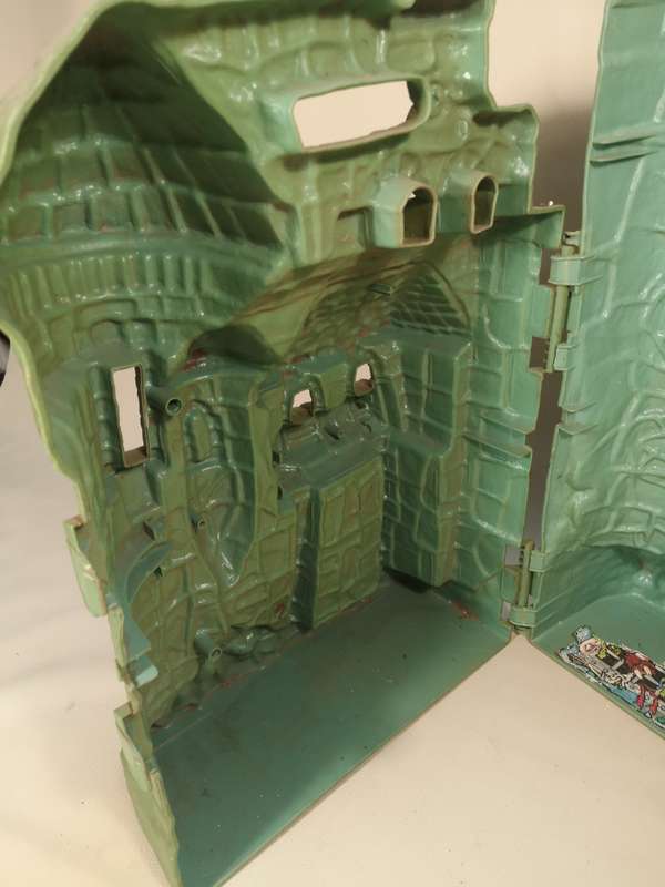 Vintage 1981 Castle Grayskull Masters of the Universe Iconic Green Skull Castle