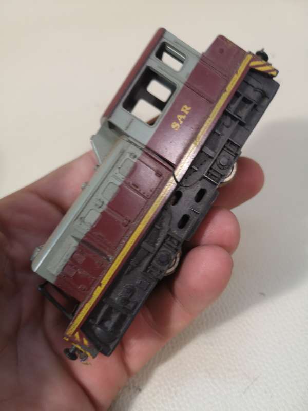 Vintage Ho scale model train diesel SAS engine locomotive