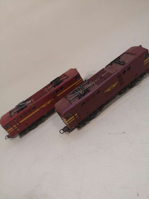 A Pair of Lima Railways E919 electric locomotives HO Scale