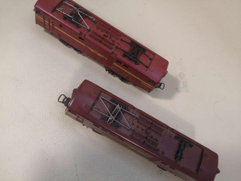 A Pair of Lima Railways E919 electric locomotives HO Scale