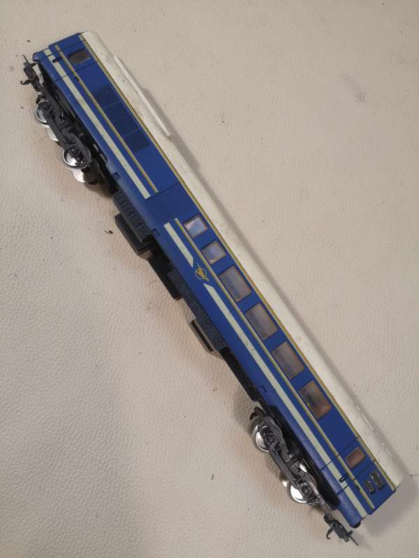 Lima HO Scale Blue Train Passenger Car