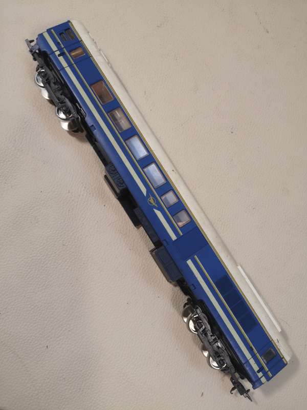 Lima HO Scale Blue Train Passenger Car