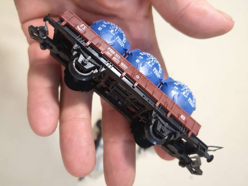 LIMA H0 - Model train freight carriages