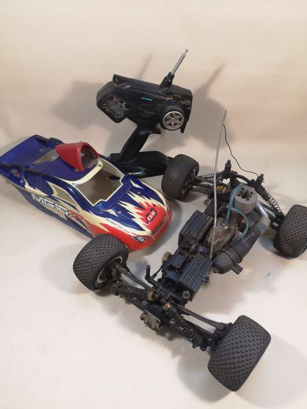 CEN Racing MG10 TR 4wd nitro truck with Radio