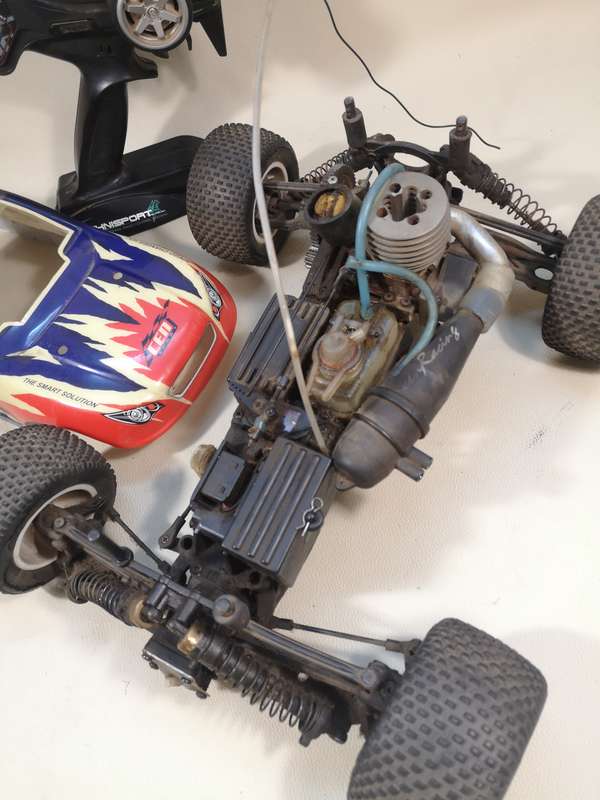 CEN Racing MG10 TR 4wd nitro truck with Radio