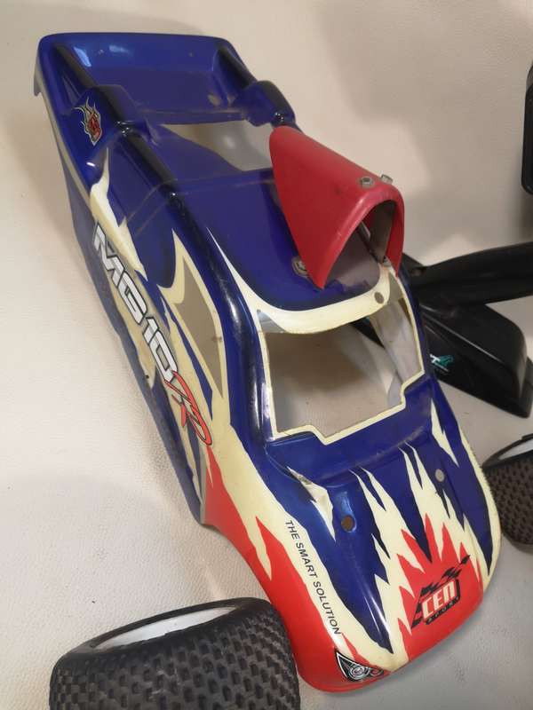 CEN Racing MG10 TR 4wd nitro truck with Radio
