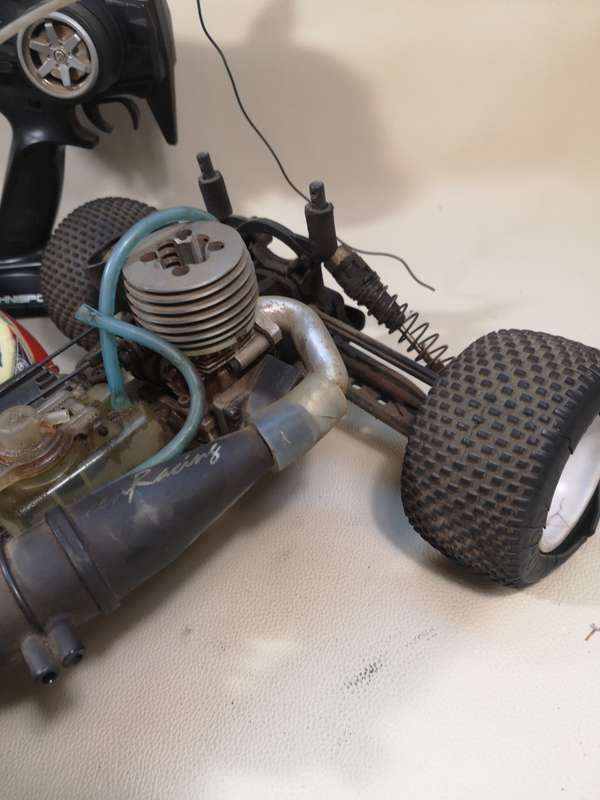 CEN Racing MG10 TR 4wd nitro truck with Radio
