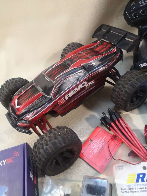 Massive Traxxas E-Revo VXL: 1/16-Scale 4WD Brushless Racing Monster Truck Giant Combo