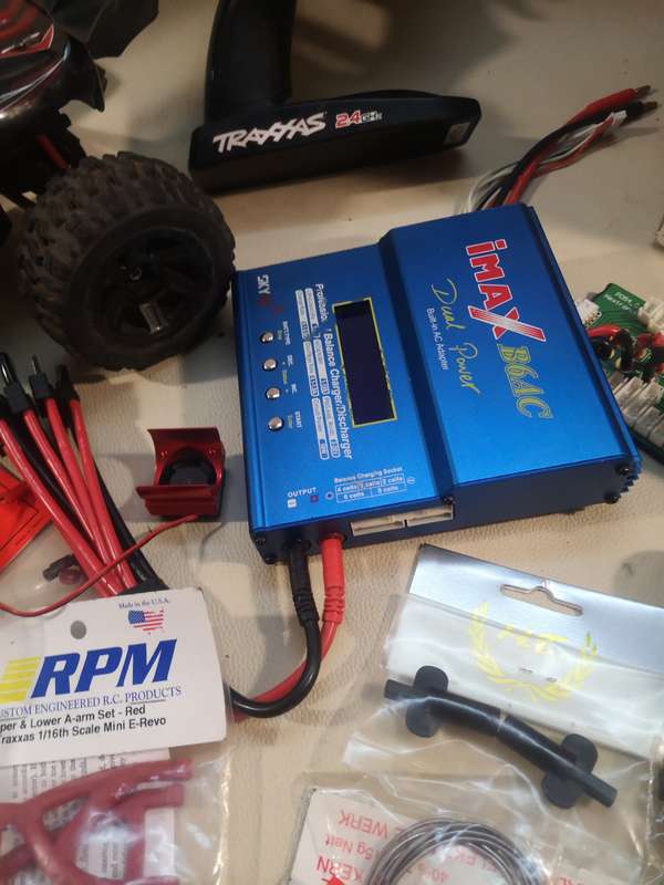 Massive Traxxas E-Revo VXL: 1/16-Scale 4WD Brushless Racing Monster Truck Giant Combo