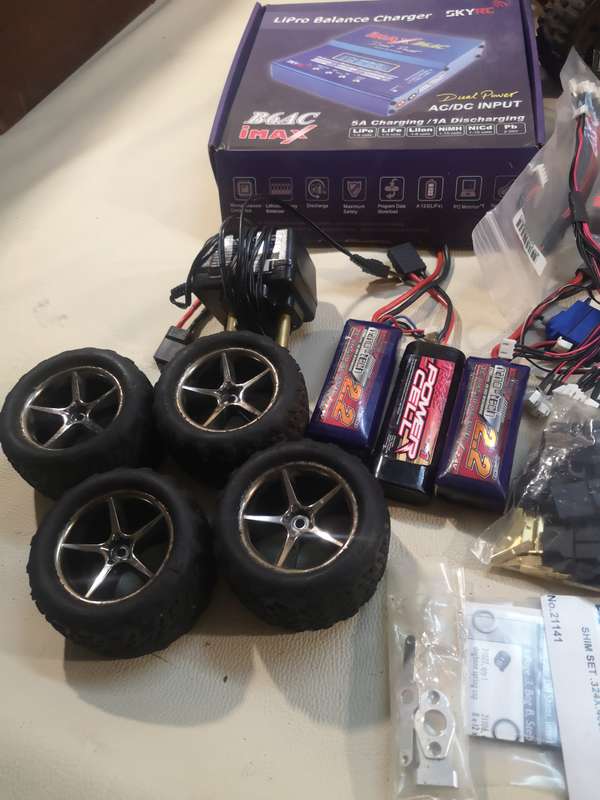 Massive Traxxas E-Revo VXL: 1/16-Scale 4WD Brushless Racing Monster Truck Giant Combo