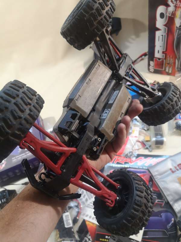Massive Traxxas E-Revo VXL: 1/16-Scale 4WD Brushless Racing Monster Truck Giant Combo