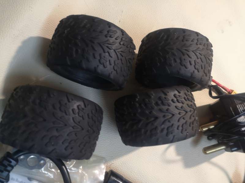 Massive Traxxas E-Revo VXL: 1/16-Scale 4WD Brushless Racing Monster Truck Giant Combo