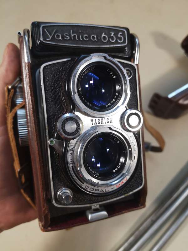 VTG YashicaFlex Yashica 635 TLR 120mm or 35mm Film Camera f3.5 80mm Japan + Tripod