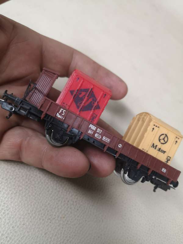 LIMA HO SCALE BEER CARLSBERG WAGON + CONTAINER WAGON