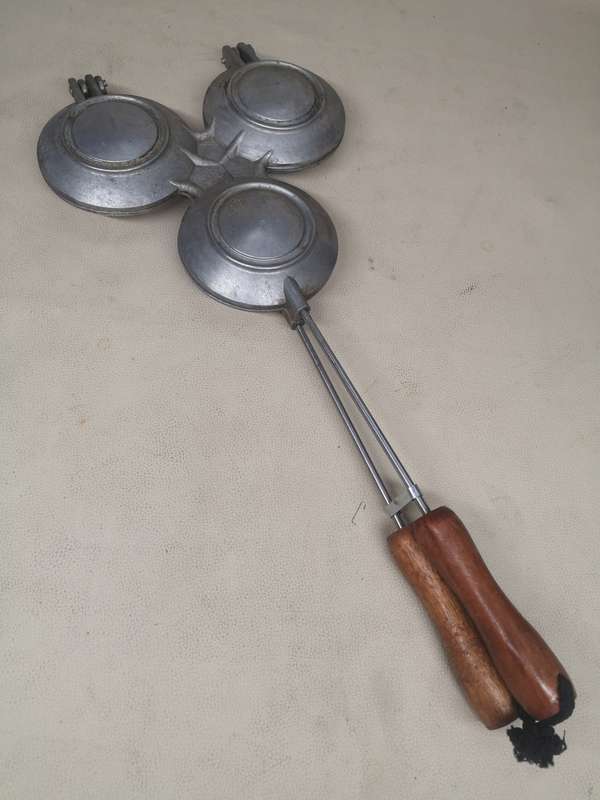 Magnificent Cadac 3-In-1 Combo Jaffle Maker - Like New